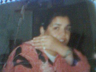 ����  �����